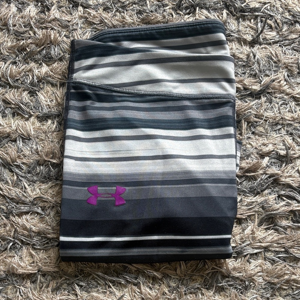 Under Armour Gray & White Striped Girls' Performance Leggings with Purple Logo - Picture 5 of 5